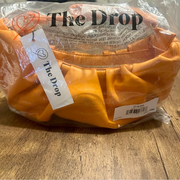 Women's Vibrant Mango Clutch - Picture 3 of 7